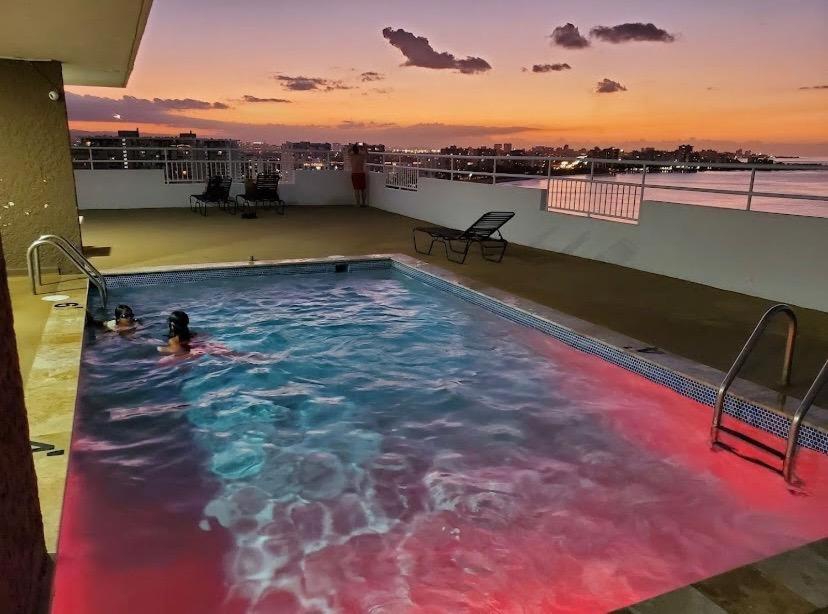 Sea Breezer Vacation Ocean Front En Condominio Playa Mar San Juan Exterior photo