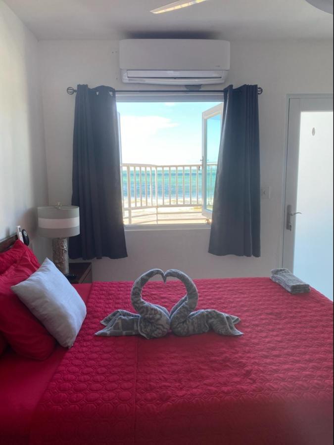 Sea Breezer Vacation Ocean Front En Condominio Playa Mar San Juan Exterior photo