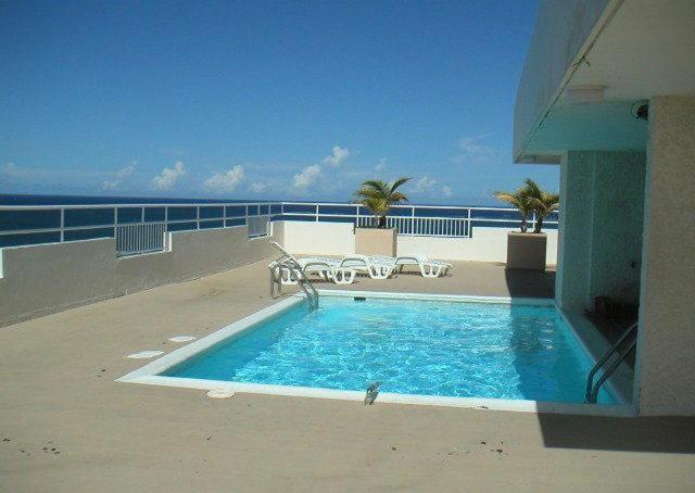 Sea Breezer Vacation Ocean Front En Condominio Playa Mar San Juan Exterior photo