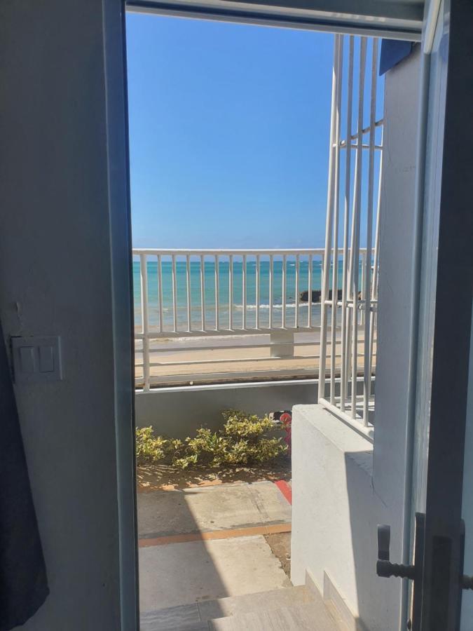 Sea Breezer Vacation Ocean Front En Condominio Playa Mar San Juan Exterior photo